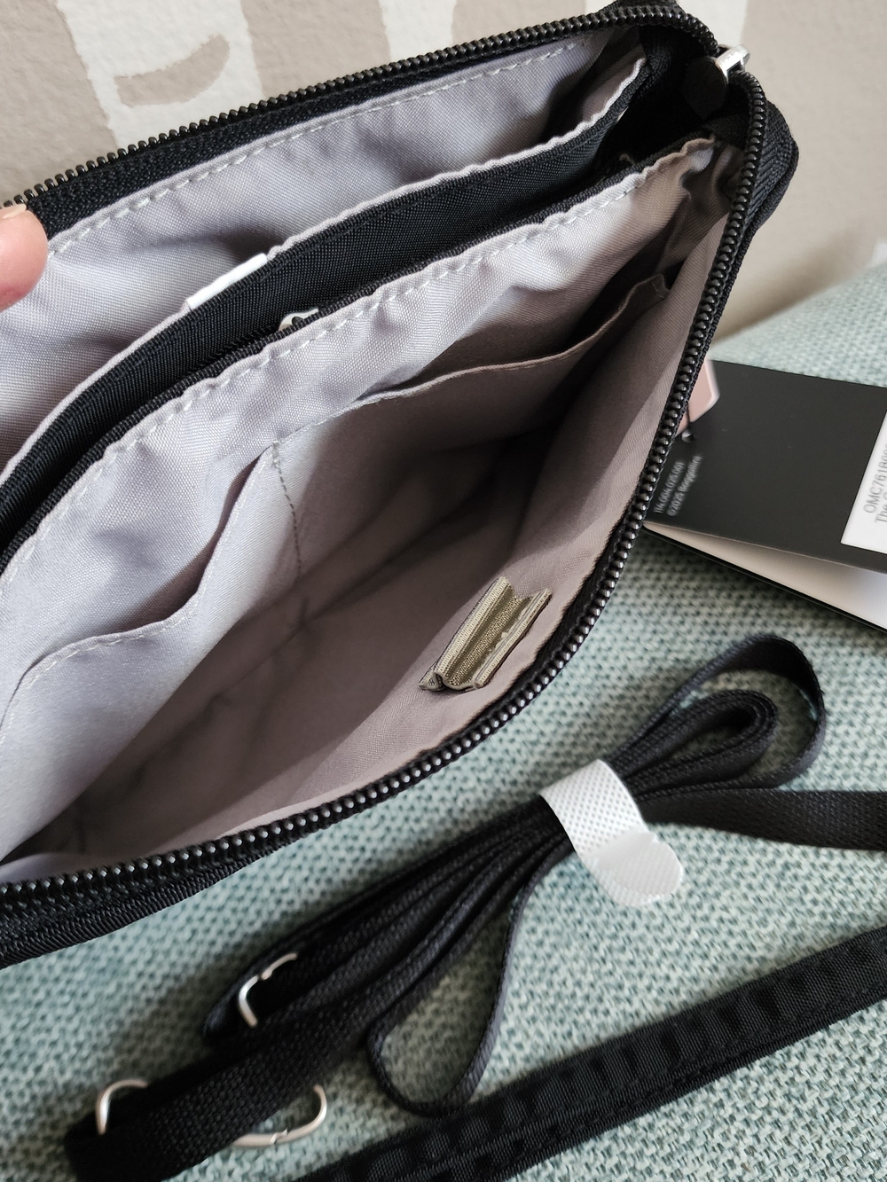 Baggallini: Black RFID Mini Crossbody with Convertible Straps - Picture 5 of 9